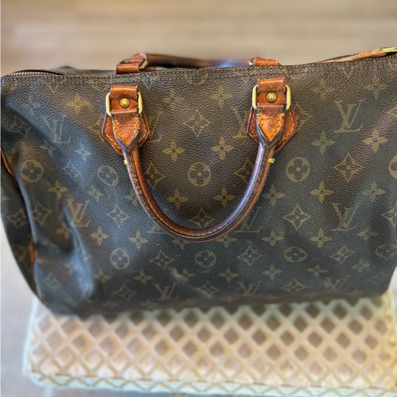 Louis Vuitton Speedy 35 Monogram Canvas Satchel Hand Bag - Picture 3 of 9